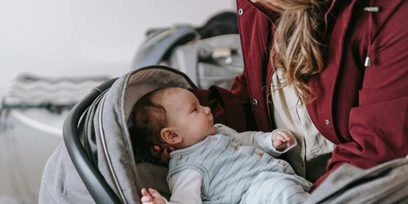 When to Put Baby in The Stroller Without a Car Seat: A Comprehensive Guide